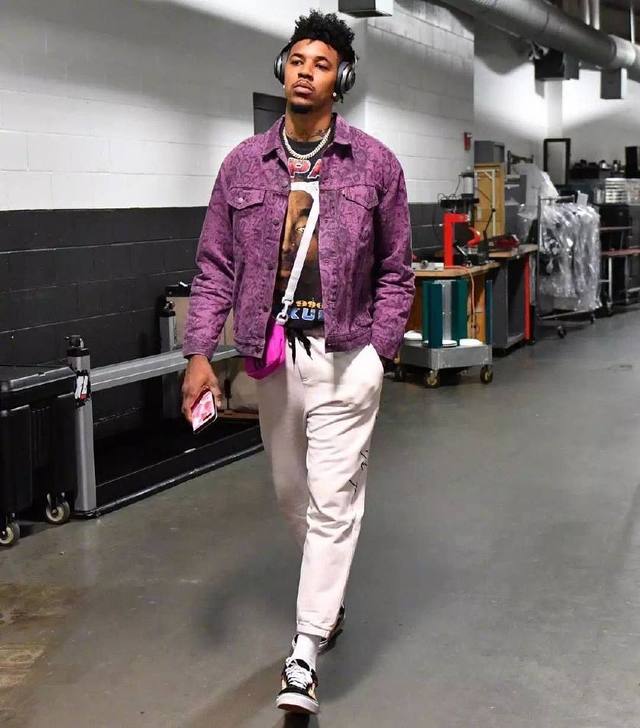 阿莫林称赞曼联定位球教练卡洛斯-费尔南德斯：他比我强得多（阿莫林盛赞曼联定位球教练卡洛斯·费尔南德斯：他远强于我）