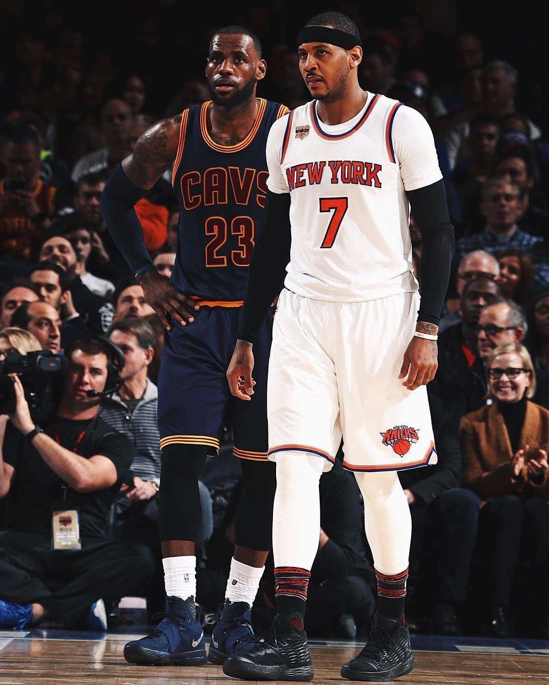 门将关键扑救锁定胜局（门将神勇一扑定胜负）